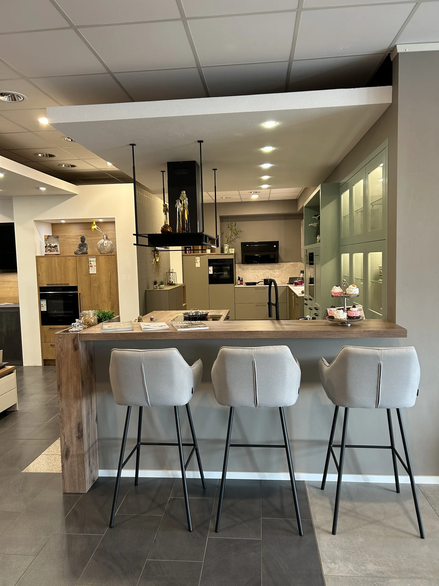 Häcker Hampton Esche Landhausküche in Pastellgrün – Bild 3